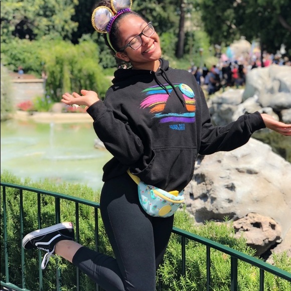 Meet your Posher, Mia - Picture 1 of 1